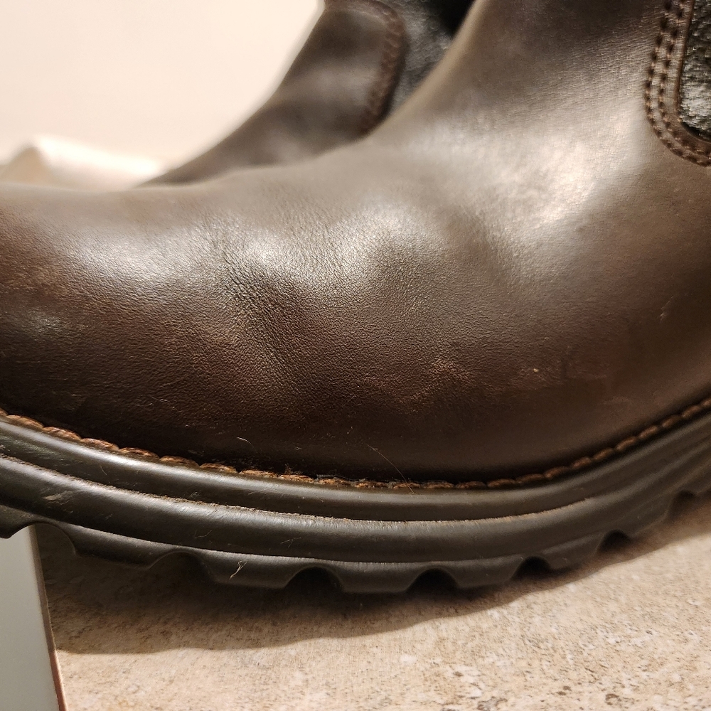 UGG Brown And Black Two Toned  Winter & R - Picture 3 of 12